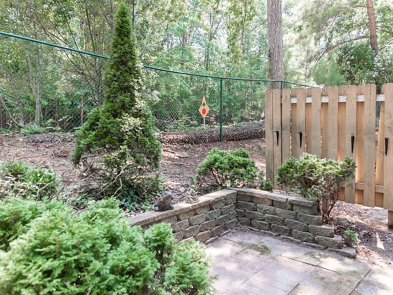 7126 Longstreet Dr #A — Photo 37