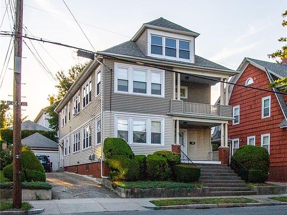 2nd image of 370-372 Academy Ave