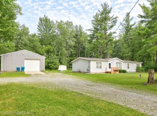 5869 Oak Rd, Vassar, MI 48768