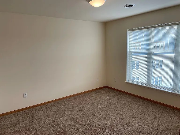 Door Creek Apartments — Photo 8