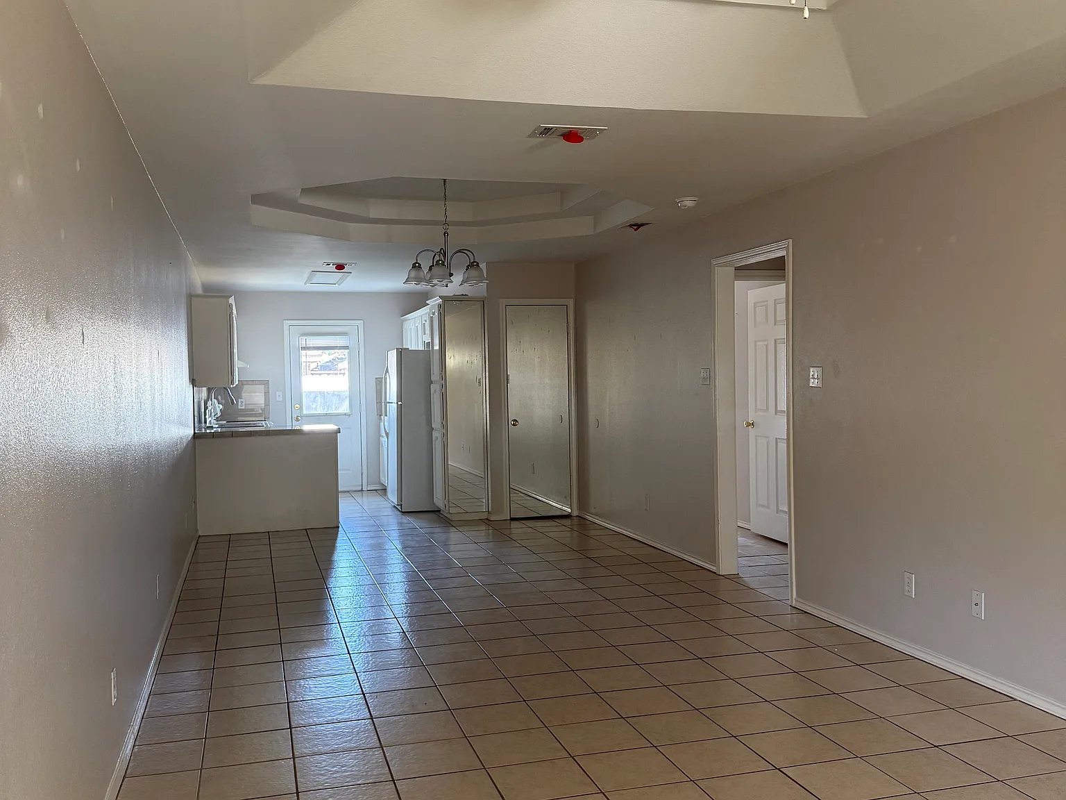2 bed, 1016 sqft, $995 — Photo 3