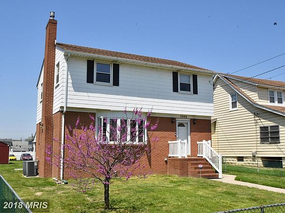 Home Comes with Fenced in Lot
