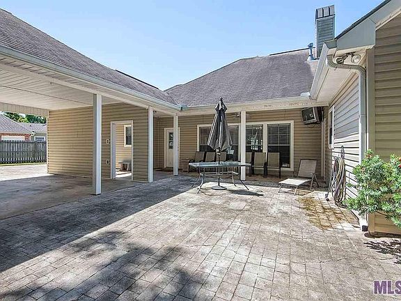 3rd image of 41372 N Autumn Ave