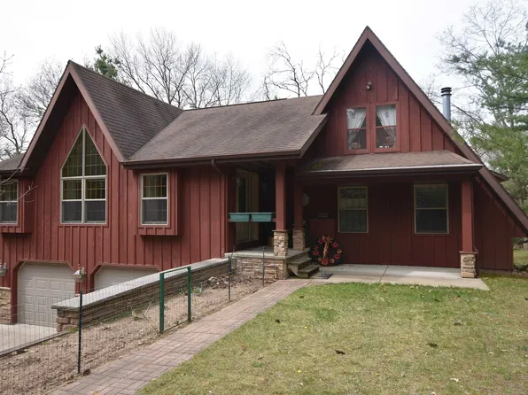 N6721 17th Dr, Wild Rose, WI 54984