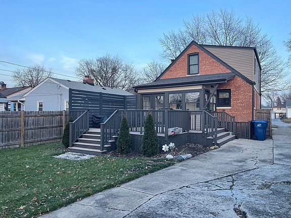 3rd image of 30 N Summit Ave