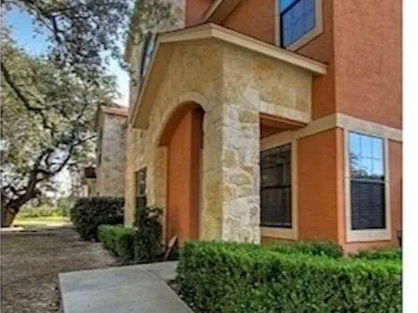 6160 Eckhert APT 301, San Antonio, TX 78240