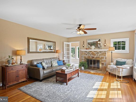 3rd image of 2400 Shuresville Rd