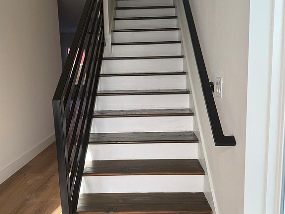 3rd image of 8206 Colonial Ln