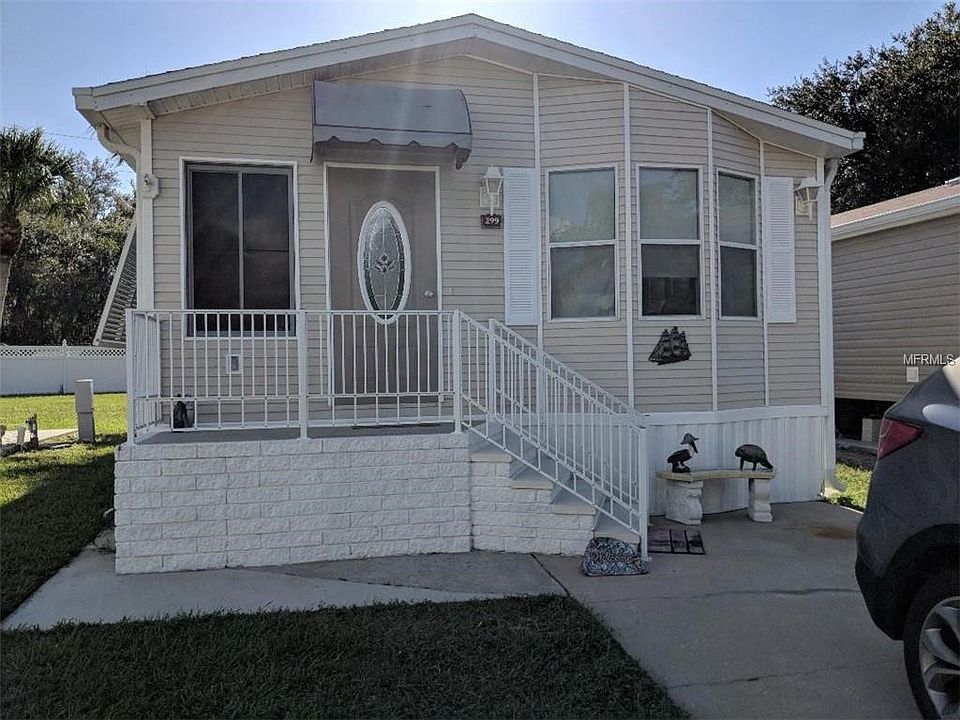 1st image of 299 Bainbridge Dr