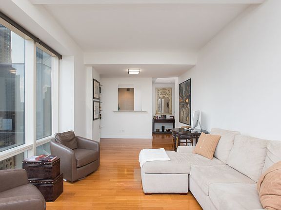 3rd image of 1 Central Park N #41C
