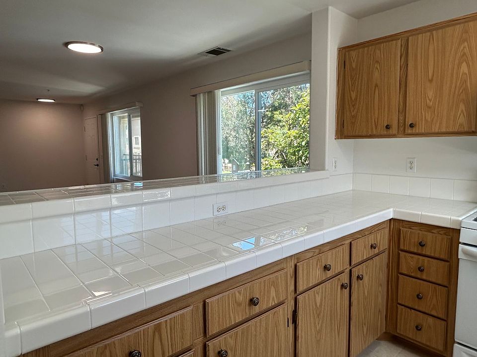 1st image of 1008 Harbor Heights Dr Unit B