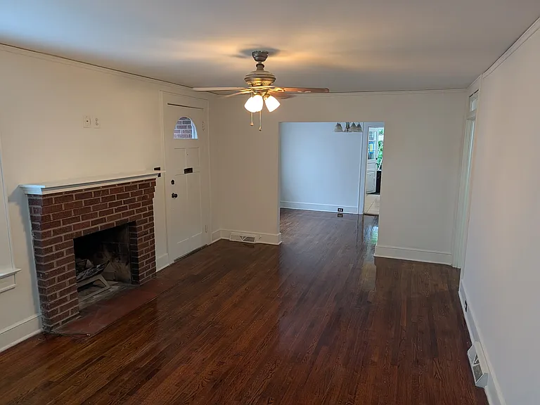 1215 Clarendon St — Photo 5