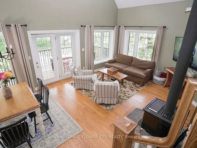 67 Regency Dr — Photo 2