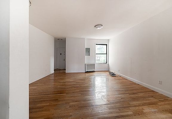 3rd image of 2025 Regent Pl APT A3