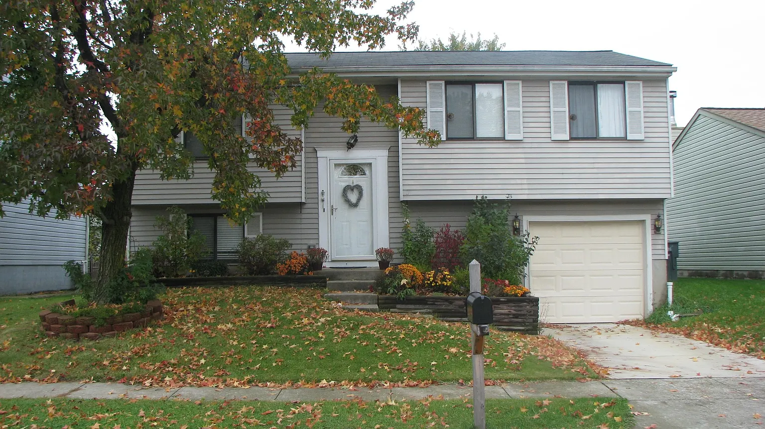 6806 Stockton Ln photo 1
