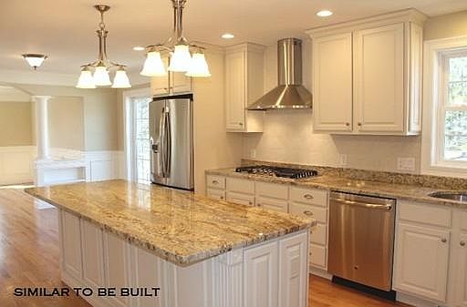 5th image of 28 Houlton St