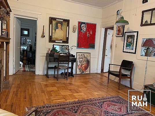 3rd image of 47 Weirfield St #4