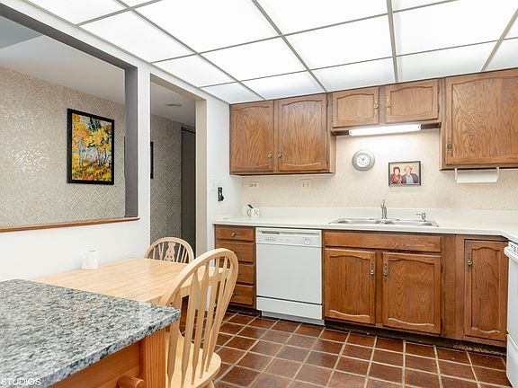 4th image of 475 Plum Creek Dr APT 312