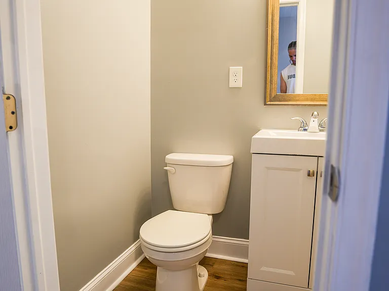 2213 Riggs Ave — Photo 4