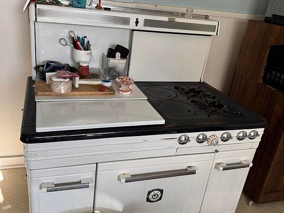 5th image of 1020 Lincoln St