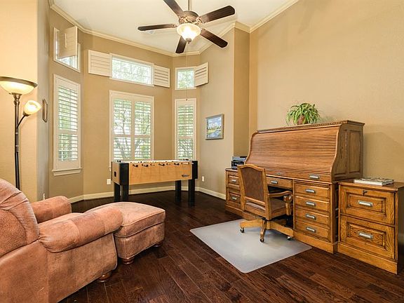 5th image of 213 Mesquite Falls Ln