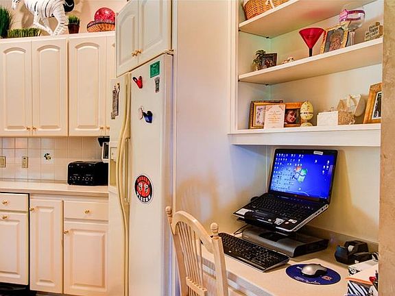 5th image of 2836 Prestwick Dr