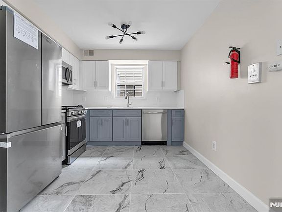 4th image of 533 South St
