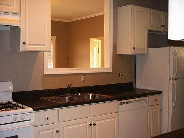 Kitchen with see-through window