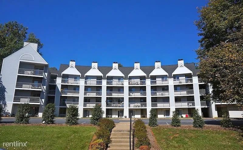 1243 Cedars Ct APT B15 photo 1