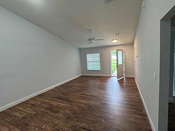 5th image of 19 Providence Ln #A