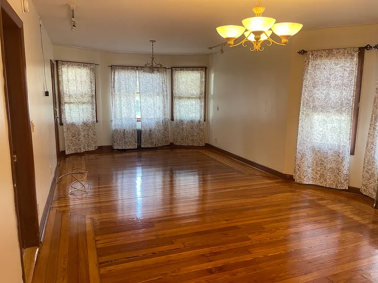 22 Sheffield Ave #1 — Photo 9