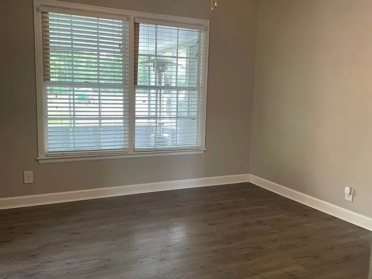 419 N Hodges St — Photo 10