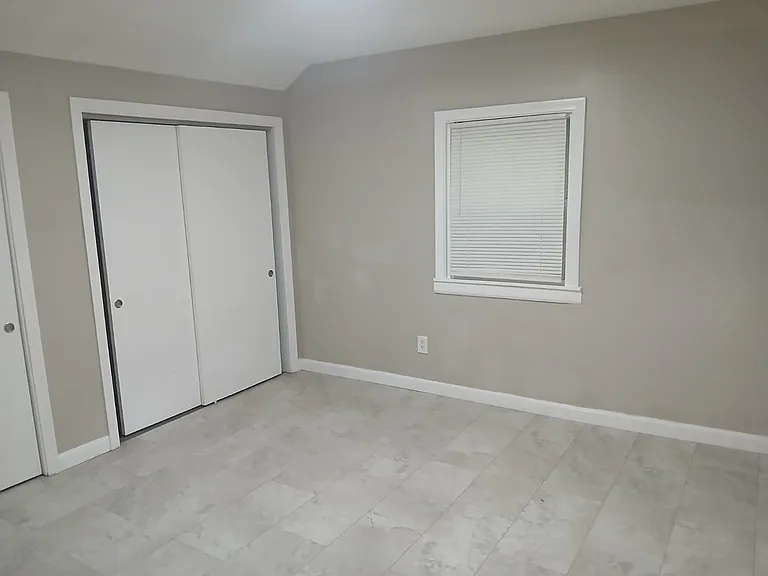 1360 Charles St — Photo 10