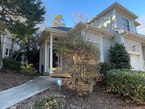 2nd image of 313 Columbia Pl E #313