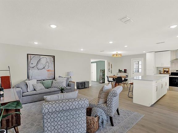 2nd image of 4643 Crescent Rd