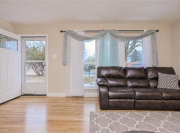 4th image of 502 Ringwell Ct