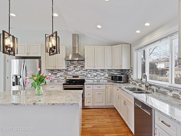 2nd image of 1538 E Alison Dr