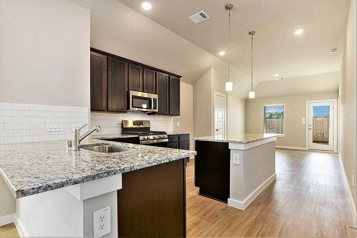 Building Photo - 672 Roaring Falls Dr