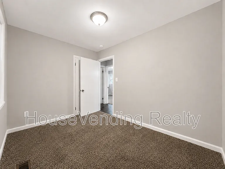 619 Tarpley St — Photo 14