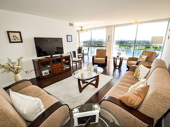 5th image of 1770 Avenida Del Mundo Unit 1505