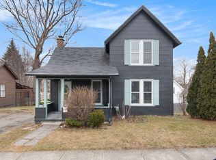 107 S Pine St, Fenton, MI 48430