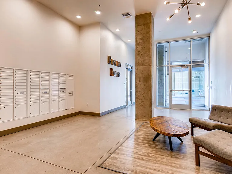 Broadway Lofts | Englewood, CO Apartments
