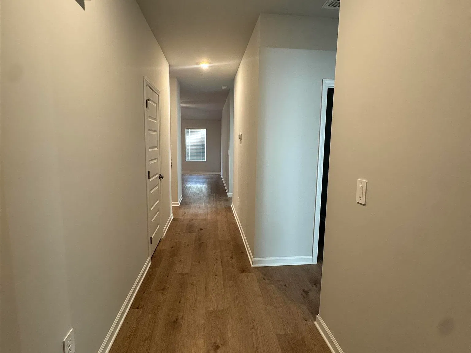 3 bed, 2.0 bath, 1355 sqft, $1,795 — Photo 2