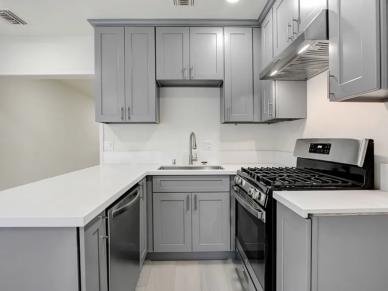 80 S Baldwin Ave - Residential — Photo 12