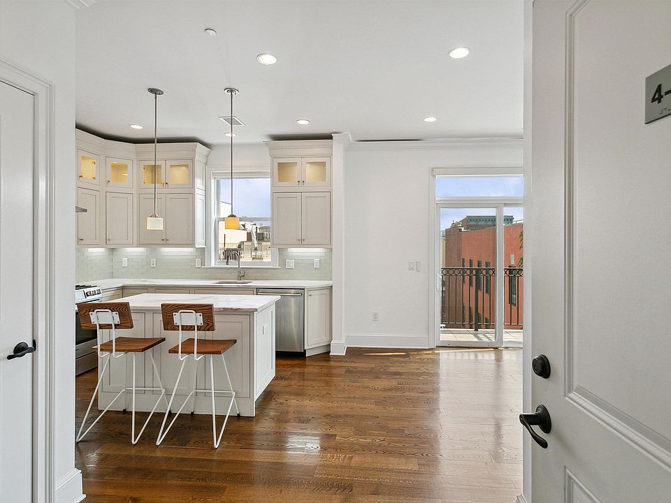 1st image of 231 1st St APT 4G