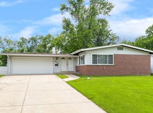2550 N Waterford Dr, Florissant, MO 63033