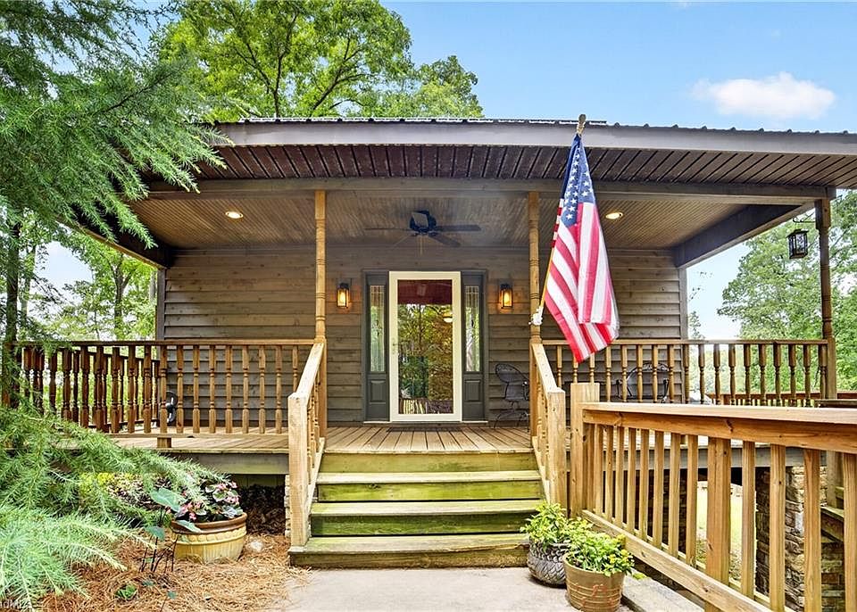 1st image of 108 Beach Dr