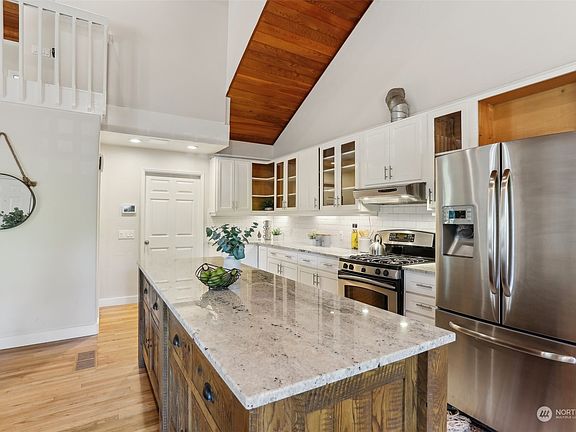 5th image of 10745 Ashworth Avenue N