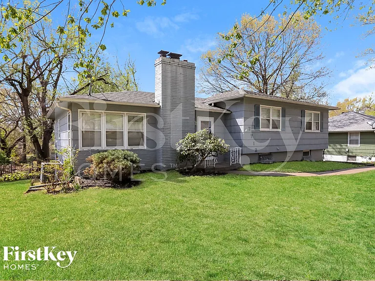 7712 Arlington Ave — Photo 2