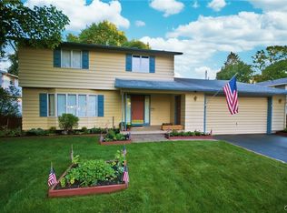 14 Forester Rd, Liverpool, NY 13090